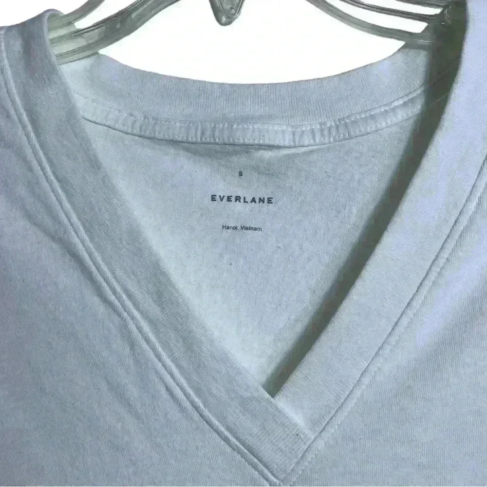 Everlane Mens V-Neck White T-Shirt Size Small - Picture 3 of 6